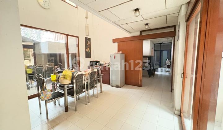 Rumah Zaman Belanda Luas dan Asri di Sayap Dago