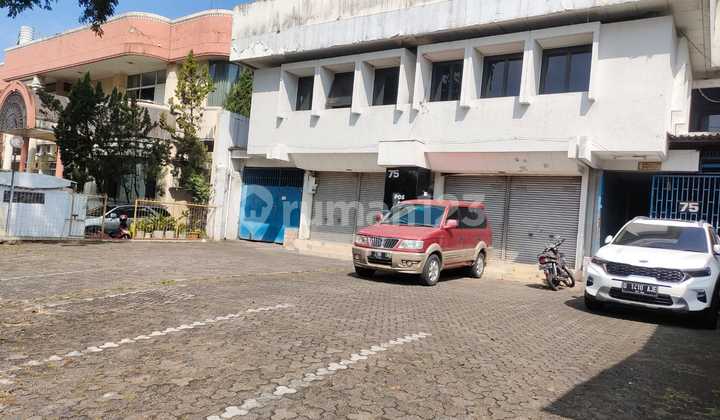 Ruang Usaha Mainroad Dago Bandung