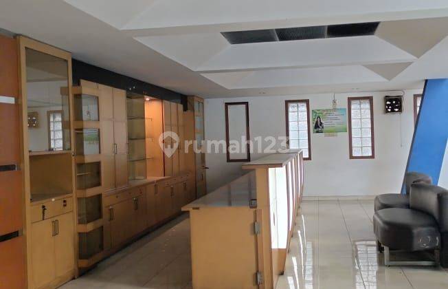 Dijual Gedung Showroom 3 Lantai di Ciateul Bandung 2