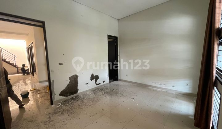 Rare Strategic Minimalist House in The Singgasana of Bandung City 2