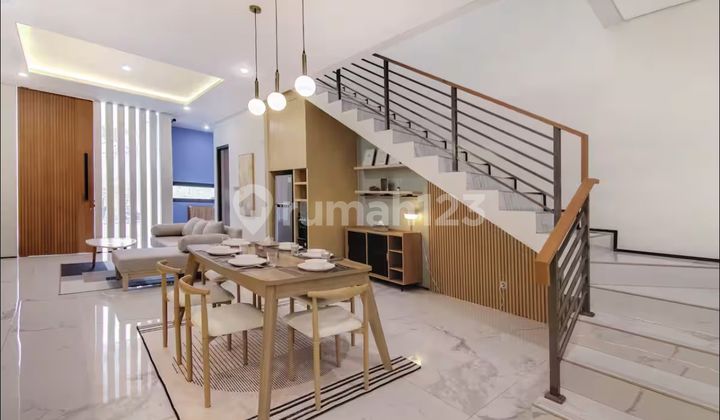 Rumah Full Furnished + Elektronik di Setraduta Boulevard Rumah Full Furnished + Elektronik di Setraduta Boulevard