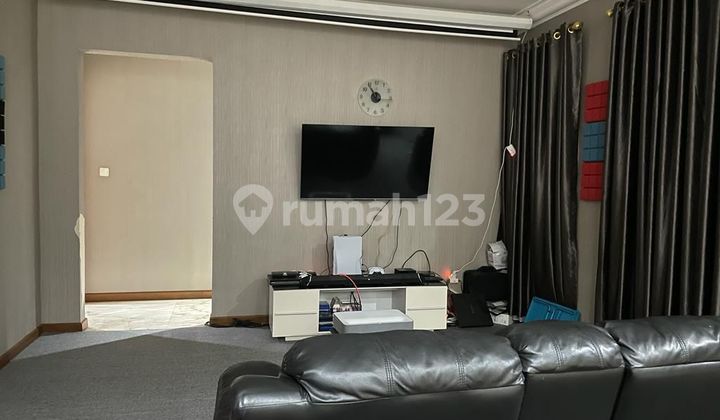 Rumah Nyaman Luas Ada Taman Belakang Di Setraduta 2