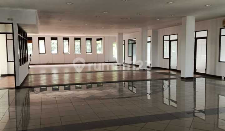 Gedung 4 Lantai Di Sayap Sukajadi Bandung