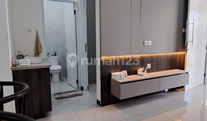 Rumah Modern Minimalist Full Furnished Di Taman Kopo Indah V 1