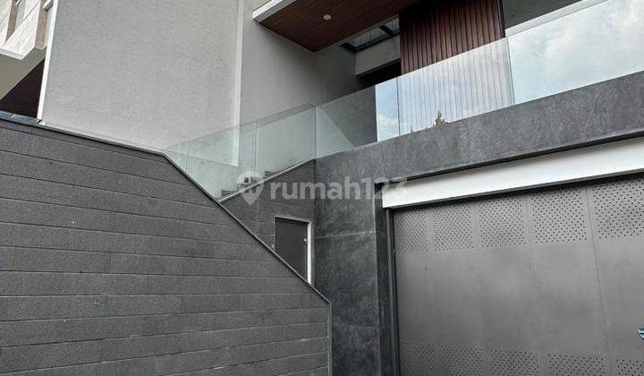 Dijual Rumah Baru Siap Huni di Setraduta 2