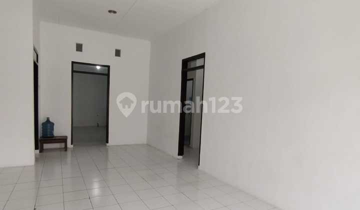 Rumah Hoek Siap Pakai Di Taman Kopo Indah 2 2