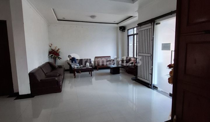 Rumah Posisi Mainroad Daerah Holis Cocok Untuk Kantor Dan Tingal Rumah Posisi Mainroad Daerah Holis Cocok Untuk Kantor Dan Tingal