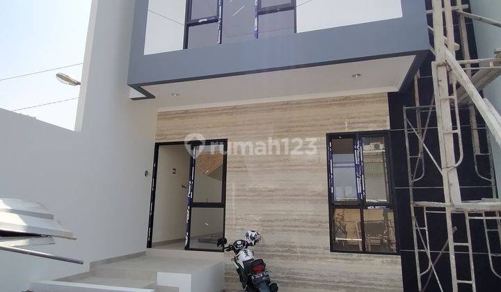 Rumah Minimalis Samping Setraduta Bandung Utara, Dekat Maranatha 1