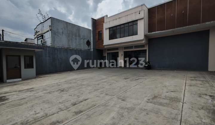 Warehouse for Rent on Cibaduyut Street, Bandung, Fuso Access Ready to Use Warehouse for Rent on Cibaduyut Street, Bandung, Fuso Access Ready to Use