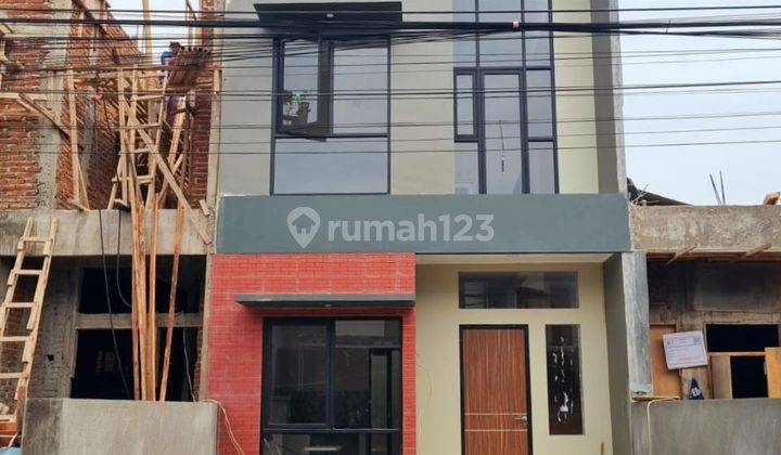 Dijual Rumah Cantik 2 Lantai di Kiarasari Asri Buahbatu Bandung 2