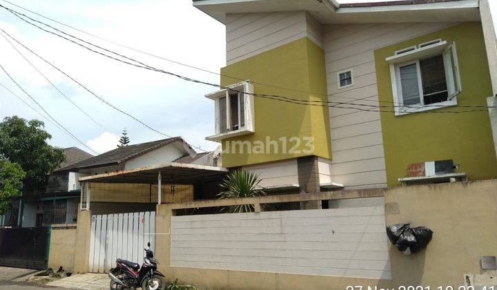 Dijual Rumah Kokoh Terawat 2 Lantai di Cisaranten Kulon Arcamanik 1