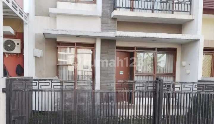 A well-maintained 2-story house in Cisaranten Kulon, Arcamanik, Bandung City. 2