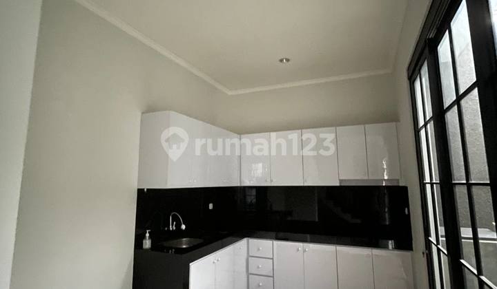 Sturdy 2-story house, 1 unit left in stock at Turangga Buahbatu. 2