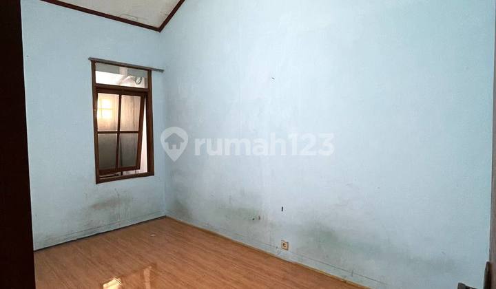 Two-story house in Antapani, Bandung City, super strategic location. 2