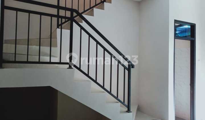 Rumah 2 Lantai Strategis di Cisaranten Kulon Arcamanik Bandung