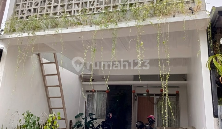 Well-Maintained Comfortable House in Cisaranten Kulon, Arcamanik, Bandung Well-Maintained Comfortable House in Cisaranten Kulon, Arcamanik, Bandung