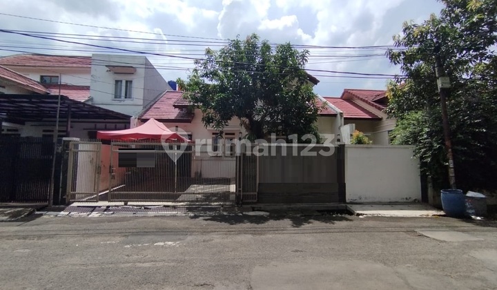 Selling the cheapest house quickly at NJOP price in Pinus Regency Bandung. 2