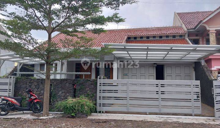 Rumah luas nyaman terawat strategis di Arcamanik Endah Bandung