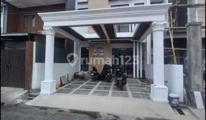 Sturdy 2-story house, 1 unit left in stock at Turangga Buahbatu.