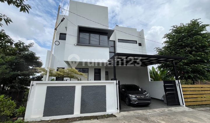 3-story minimalist modern house near POLBAN Ciwaruga Parongpong 2