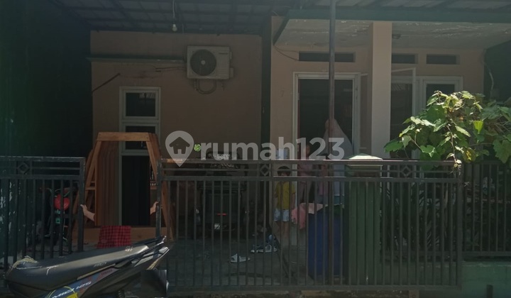 Jual cepat rumah 2 lantai strategis di Komplek Antapani Bandung 2