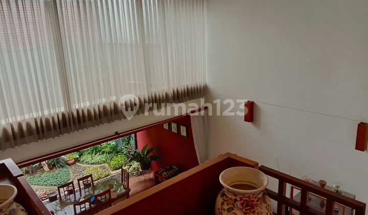 Rumah SHM Bagus di Setra Duta Setraduta Semi Furnished 2