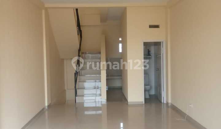 Strategic Shop House in Sangkuriang Cimahi