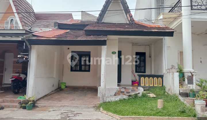 For Rent Semi-Furnished House IDR 37 Million/Month in Victoria Sentul City