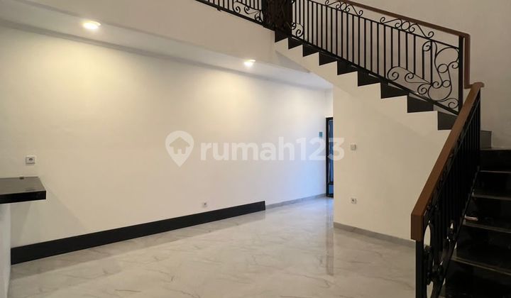 Rumah Siap Huni Dalam Komplek Tol Jatiwaringin 2