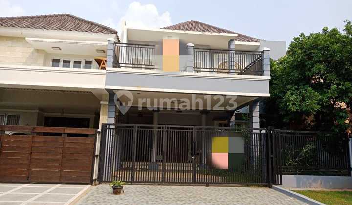 For Sale 2.5-Story House Strategically Located Comfortable in Legenda Wisata 2