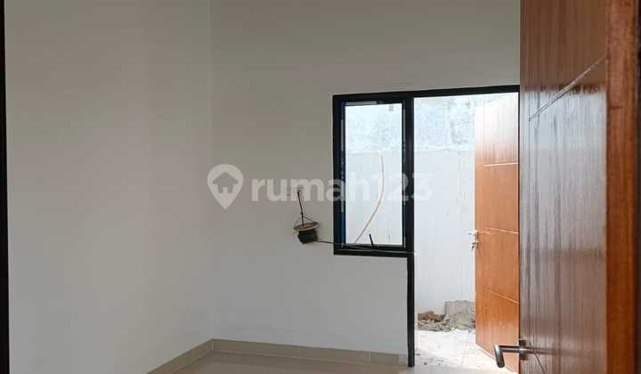 Dijual Rumah 2 Lantai Akses Tol Jatiwarna 2
