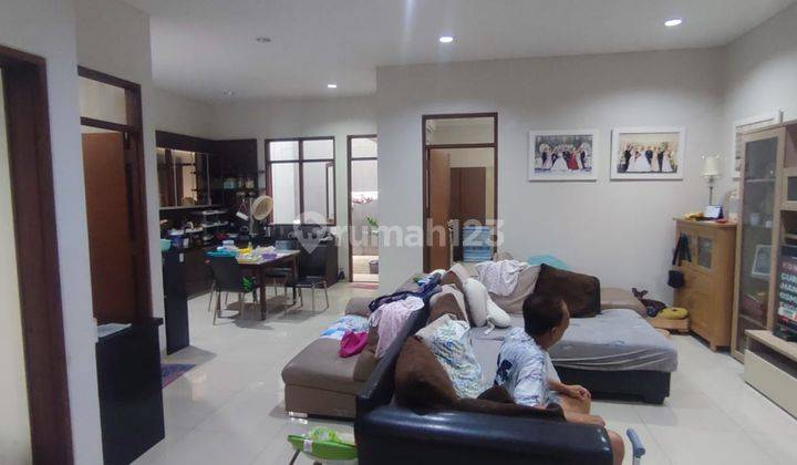 Rumah di Istana Sudirman 2 Lantai SHM Bagus 1