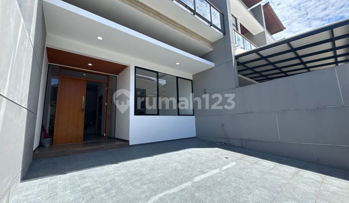 Dijual Rumah Lux Baru Di Mekar Wangi Bandung