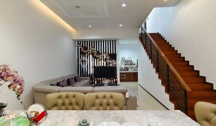 Rumah Lux Di Singgasana Pradana Bandung  2