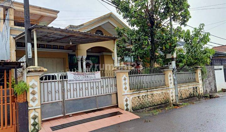 Rumah Bernuansa Asri Yang Kokoh di Kota Bandung 1
