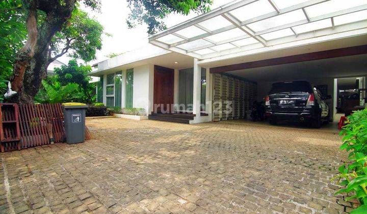 Jual Rumah Modern Lux Pejaten Barat Lengkap Dengan Pool Dan High End Sanitary 1