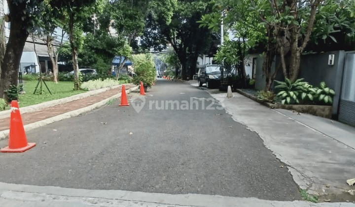 Dijual Rumah Lama Lokasi Strategis Dekat Scbd Luas 465 Meter 2