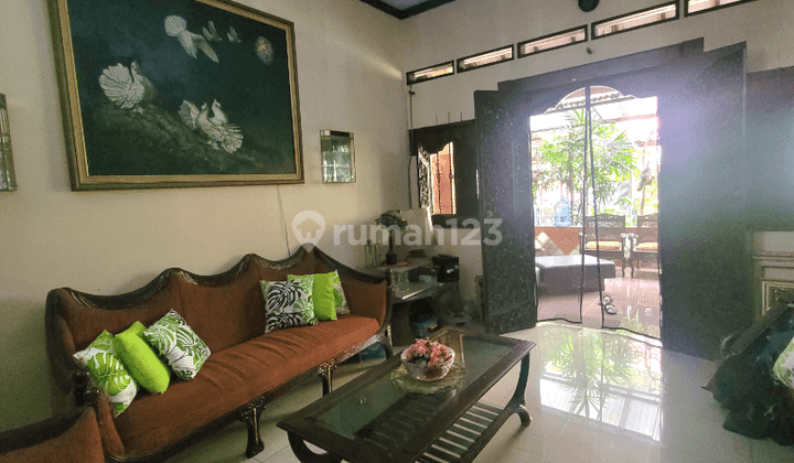 Dijual Rumah Cantik Dekat Sudirman Depan Taman 312 Meter 22M Nego 2