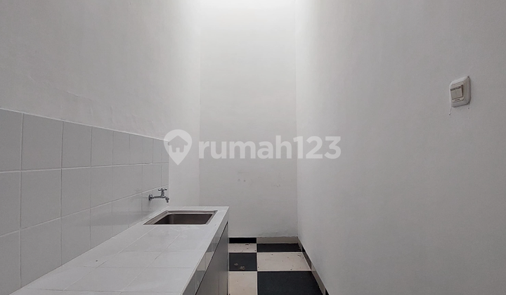 A nice house for sale in Cilandak KKO. 2