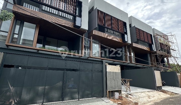 Rumah Baru Dengan Pool Di Kemang Jakarta Selatan