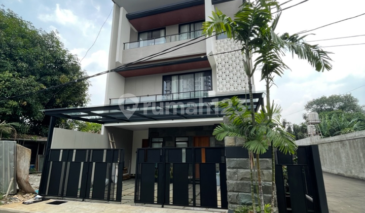 Rumah Brand New Dalam Komplek Ampera - Kemang