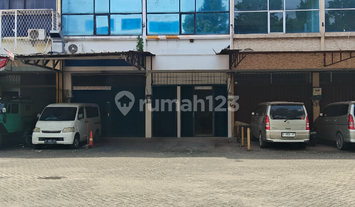 Srengseng Mas Shop House, West Jakarta