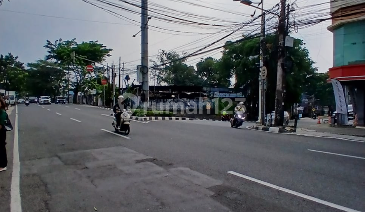 1-Story Building on Ciputat Raya 2