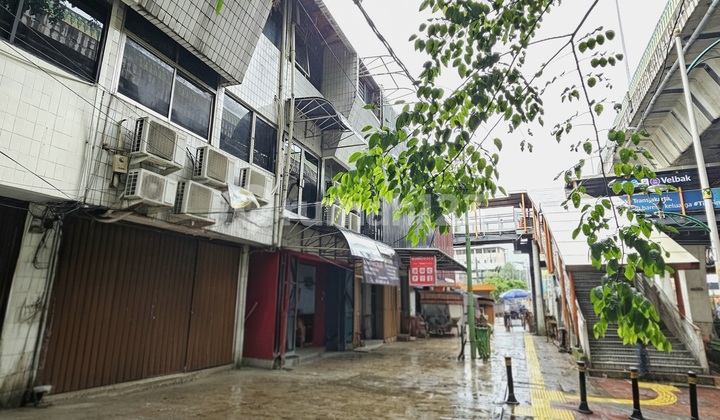 Ruko Jalan Kyai Maja Kebayoran Baru Jakarta Selatan