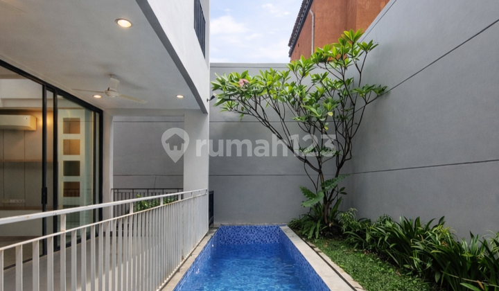 For Rent Luxury House in Kebayoran Baru, South Jakarta 2
