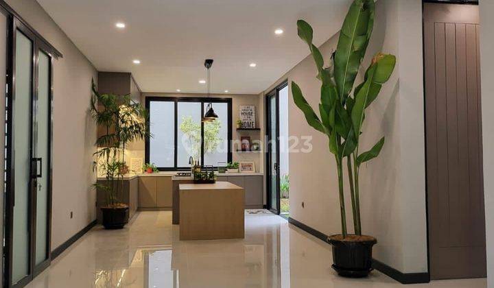 Rumah baru BSD Versailes rapih siap huni semi furnished  2