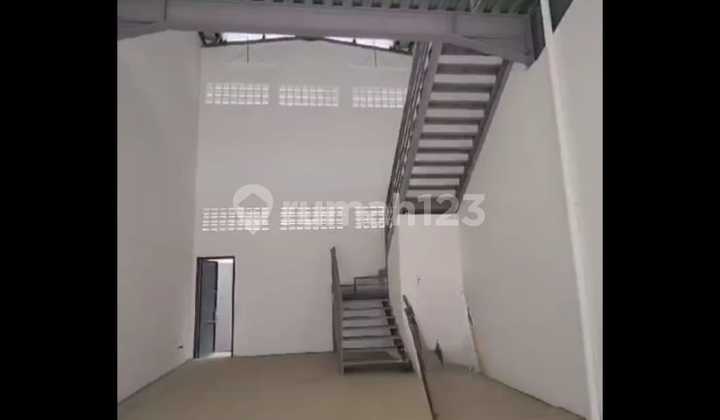 Ready-to-Use Techno Park Warehouse in a Strategic Location Ready-to-Use Techno Park Warehouse in a Strategic Location