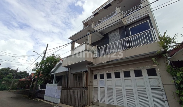 Rumah Perum Griya Satwika Ciputat Timur Tangsel Siap Huni 2