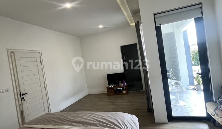 Rumah Rapih Alam Sutera Cluster Feronia 3 Lantai Lokasi Strategis 2