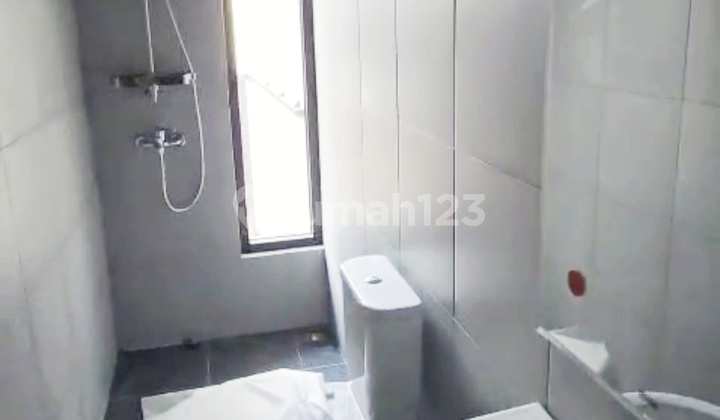 Brand New House in Taman Villa Meruya Ready to Occupy 2